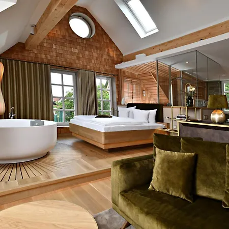 Otel Fleesensee & 4*