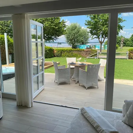 Отель Fleesensee & 4*